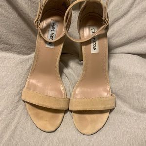 Steve Madden High Heels gently worn less than 5 times.